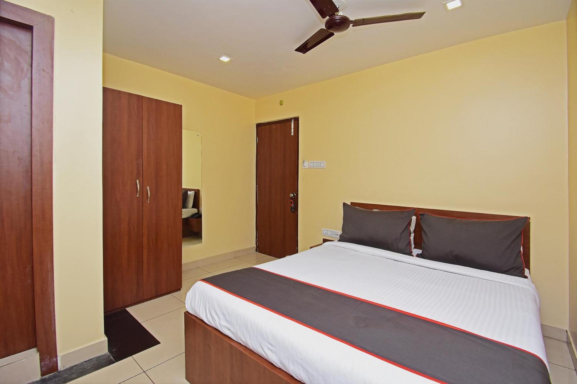 Super Collection O Gokul Residency Near Emami City Dumdum Opposite Raja Palace Hotell Dum Dum Exteriör bild