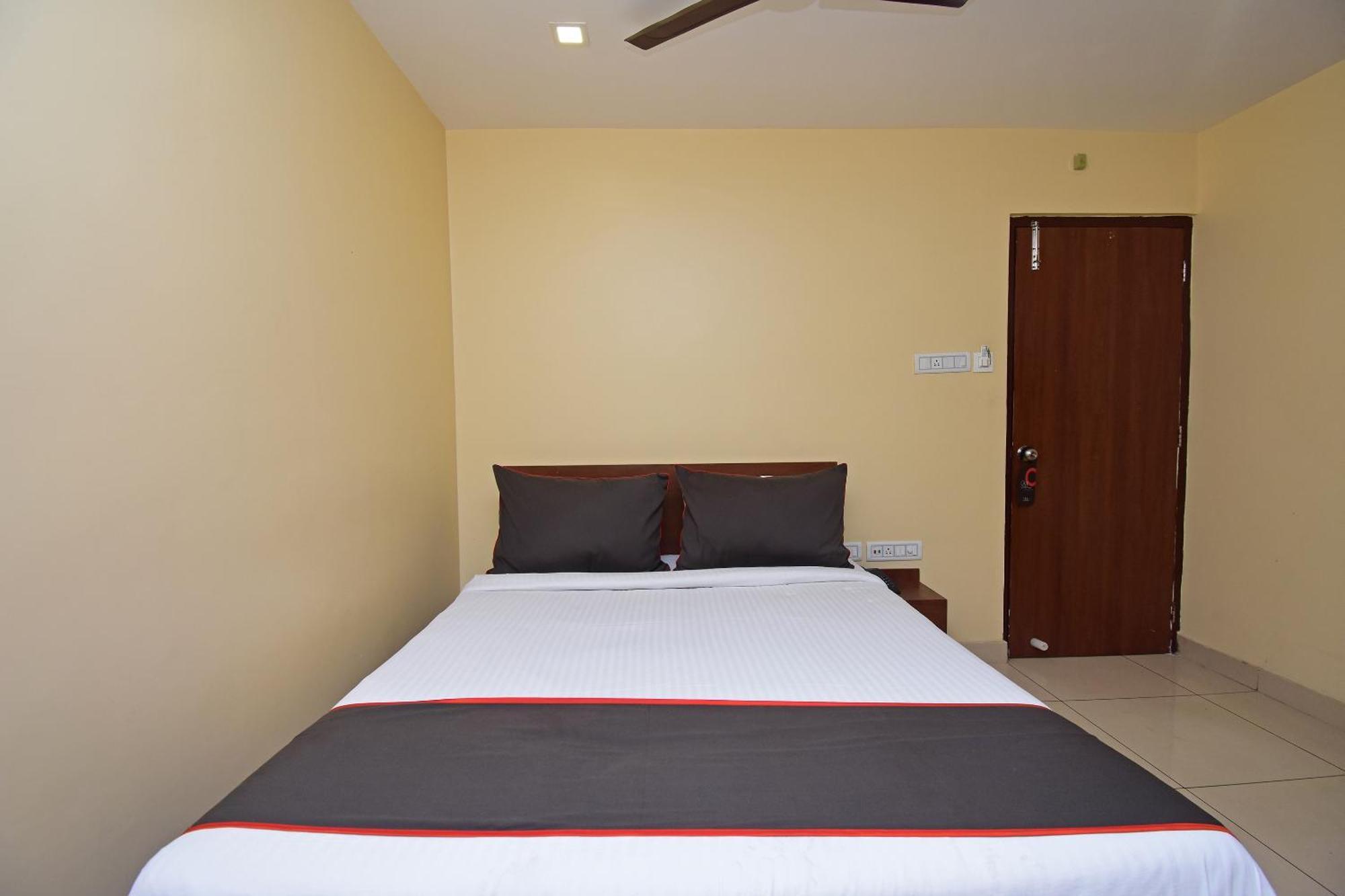 Super Collection O Gokul Residency Near Emami City Dumdum Opposite Raja Palace Hotell Dum Dum Exteriör bild